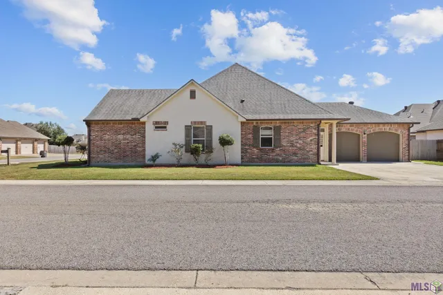 $2,625 | 100 Flora Springs, Youngsville, LA 70592