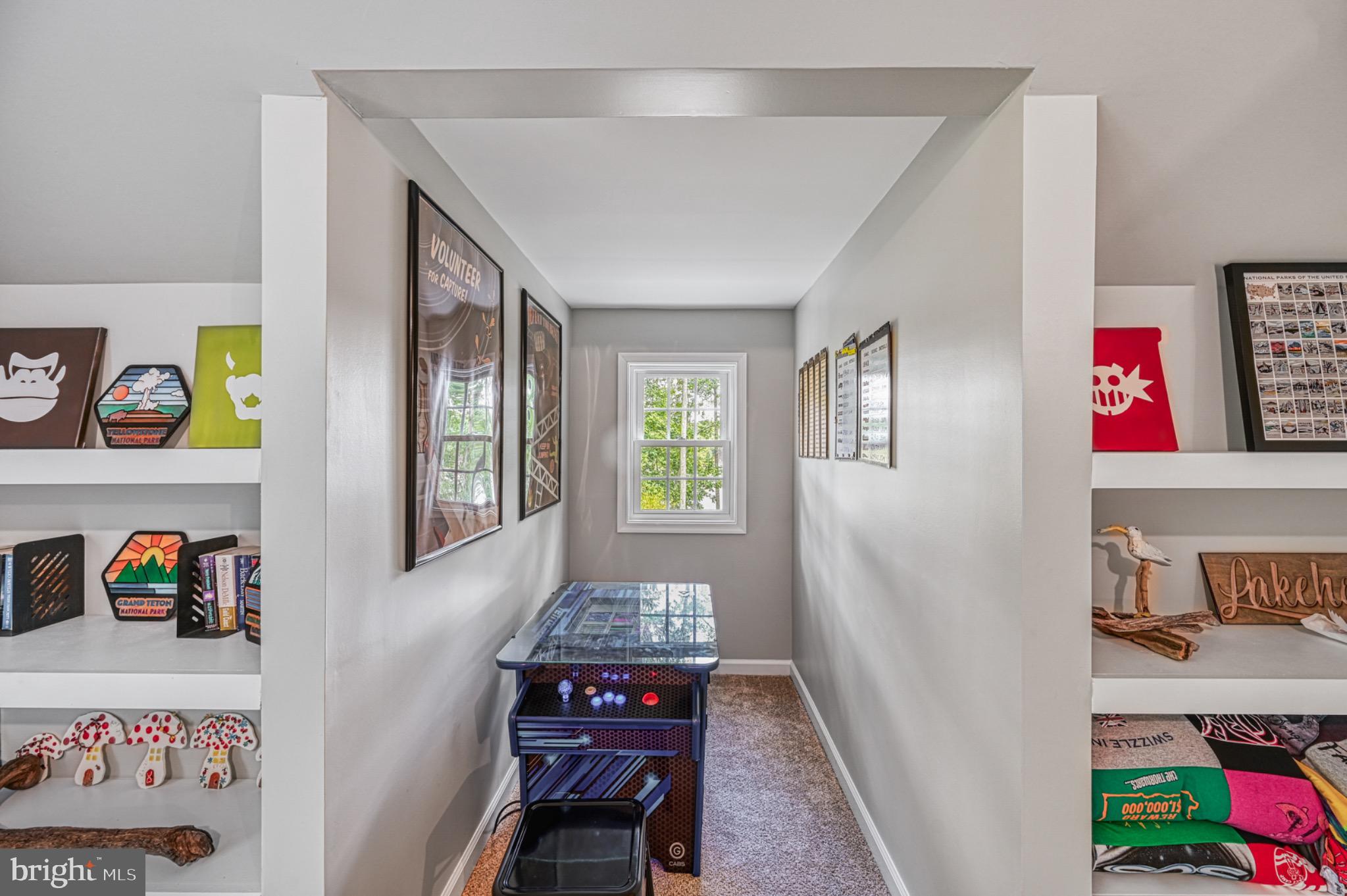 7320 Old Dickersons Road Orange, VA 22960 - Photo 58 of 119 Charming nook with artistic flair.