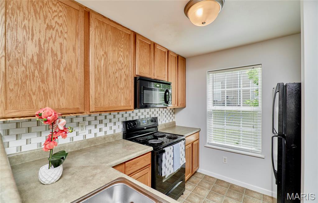 6103 Spring Creek Lane O'Fallon, MO 63368 - Photo 4 of 31