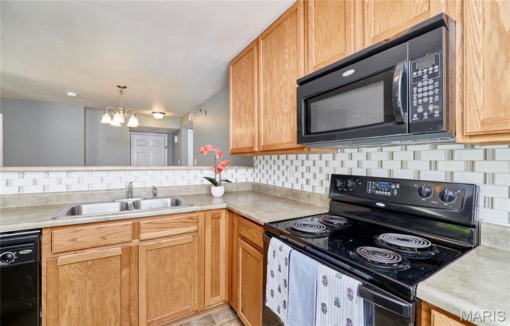 6103 Spring Creek Lane O'Fallon, MO 63368 - Photo 5 of 31