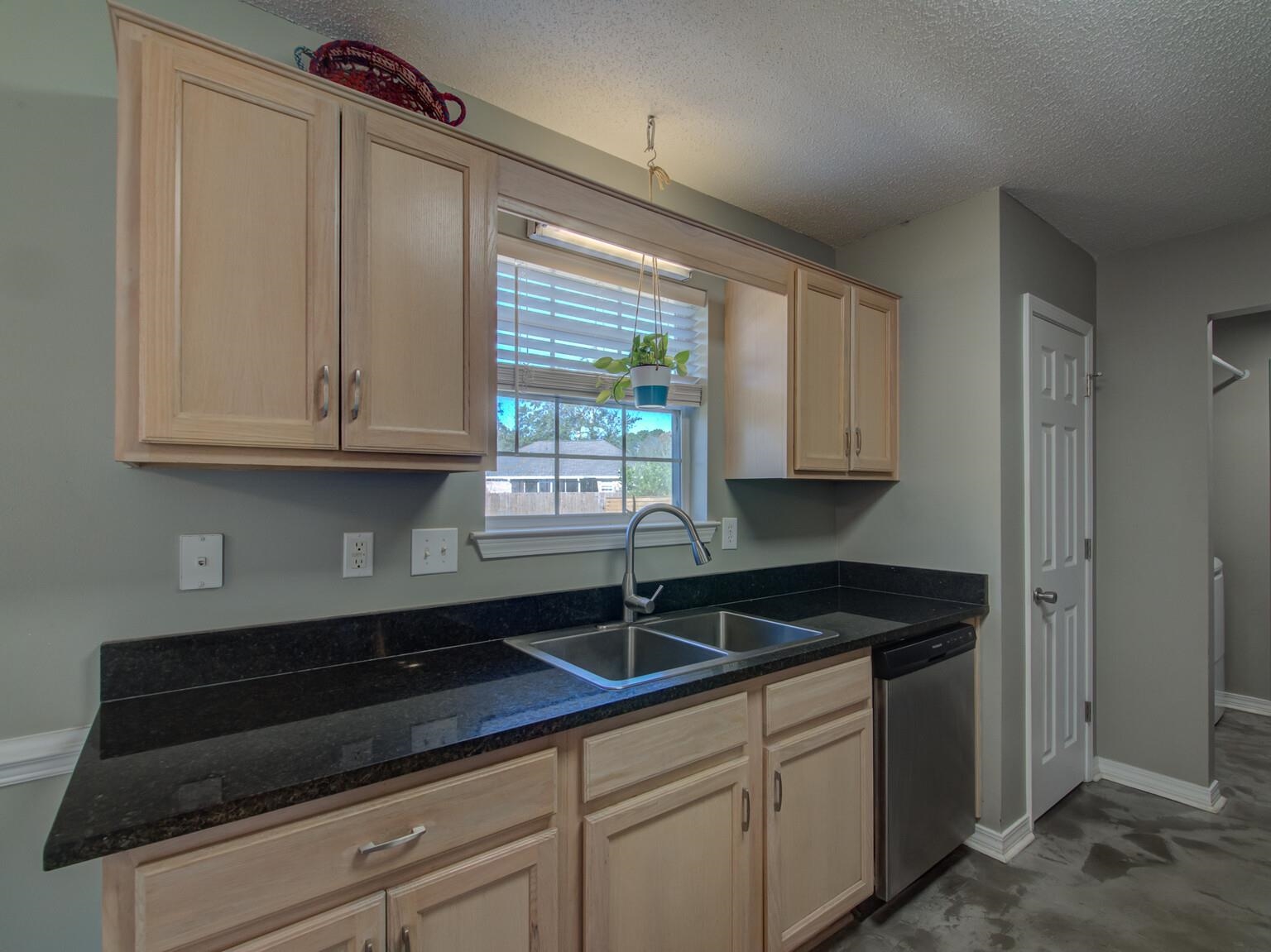 12369 Morning Dew Street Foley, AL 36535 - Photo 6 of 20 Kitchen