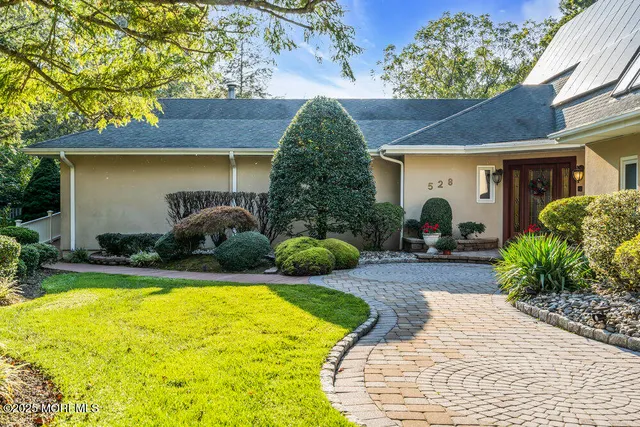 $1,475,000 | 528 Eagle Point Drive, Toms River, NJ 08753