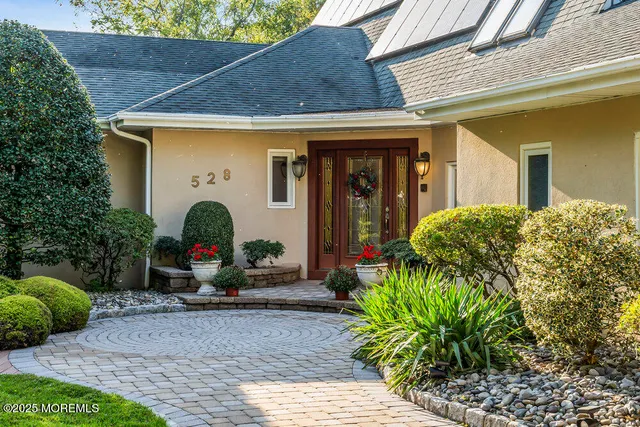 $1,475,000 | 528 Eagle Point Drive, Toms River, NJ 08753