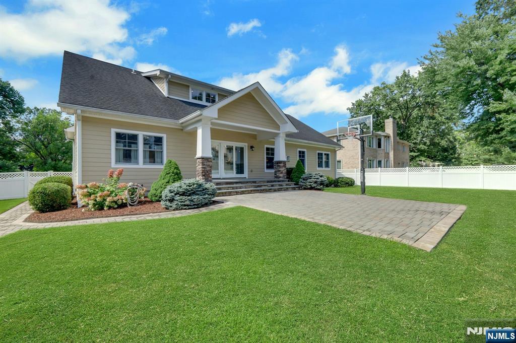 23 Hollybrook Road Paramus, NJ 07652 - Photo 46 of 50 Gallery Image 46