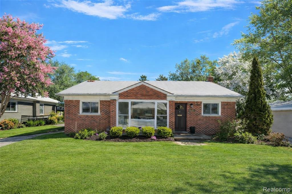 31060 East Rutland Street Beverly Hills, MI 48025 - Photo 2 of 37