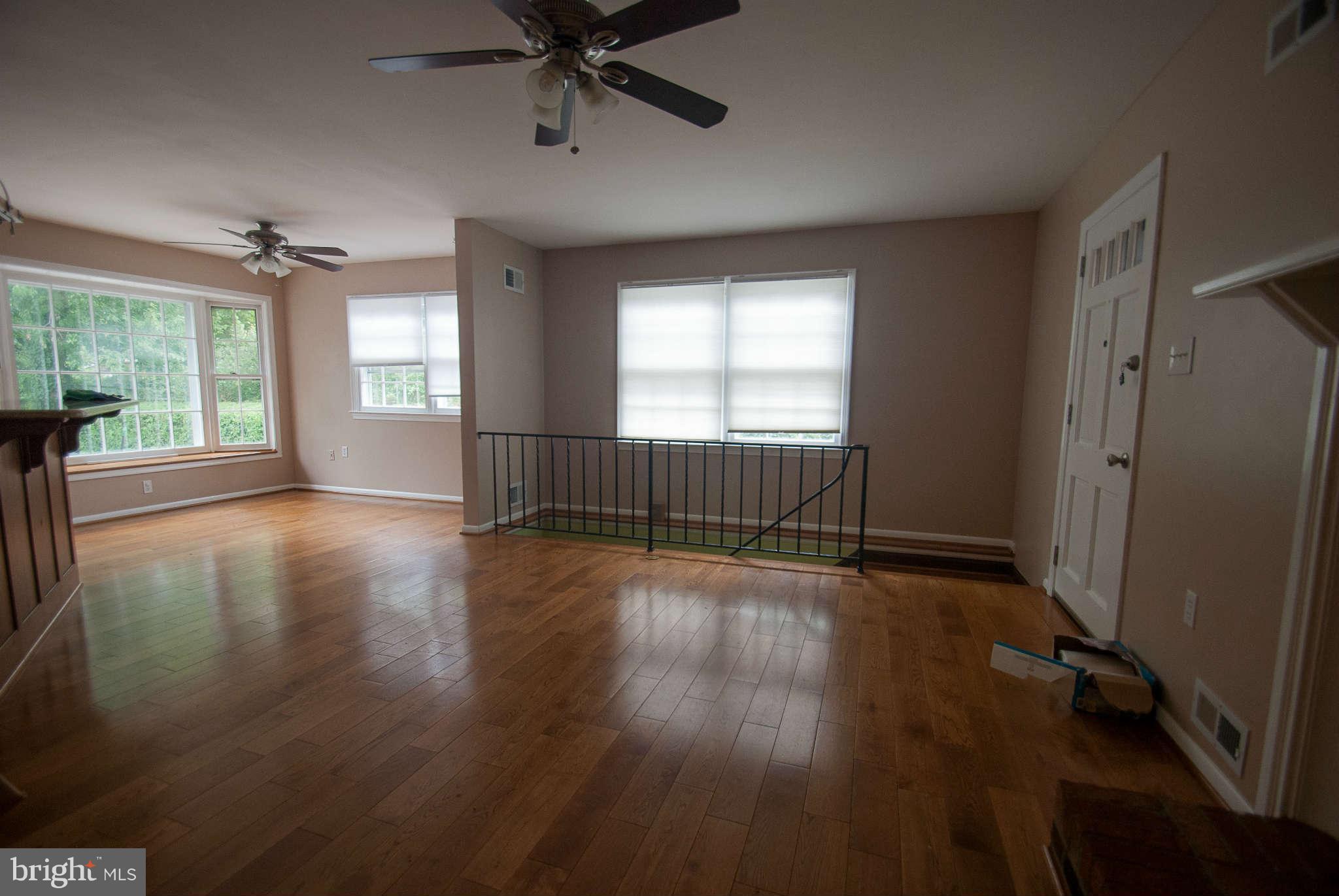 4308 Franconia Road Alexandria, VA 22310 - Photo 3 of 20 Living room
