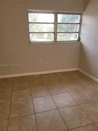 $3,195 | 14389 Kendale Lakes Circle, Unit 14389, Miami, FL 33183