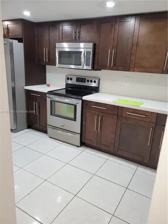 $3,195 | 14389 Kendale Lakes Circle, Unit 14389, Miami, FL 33183