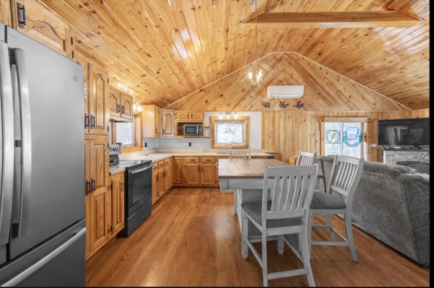 193 Scotts Point Road Clifton, ME 04428 - Photo 4 of 29 CF4C812E-BF4D-4AEE-ABCD-B6896542E469