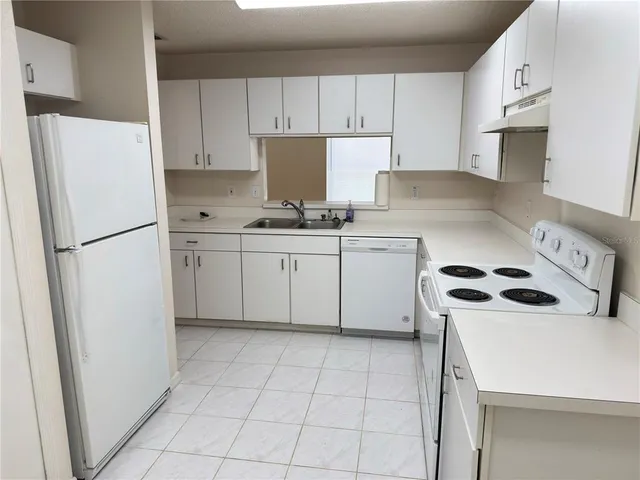 $2,000 | 3827 Doune Way, Clermont, FL 34711