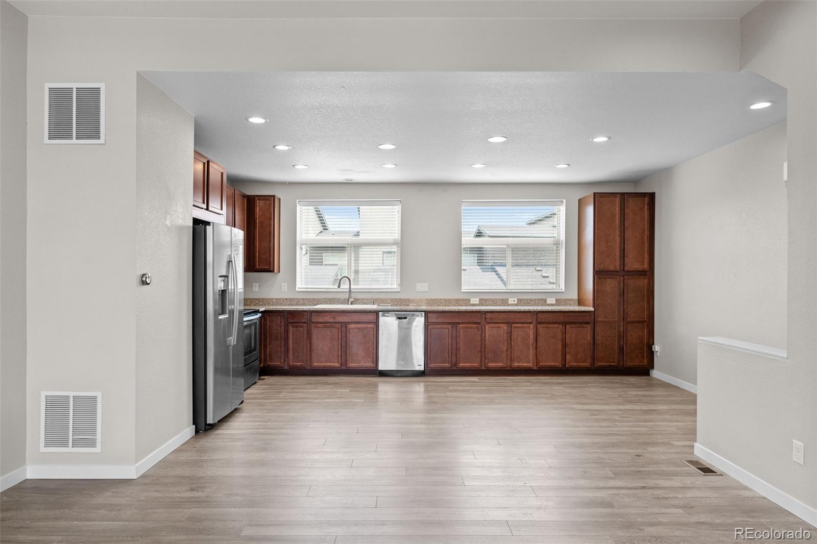 10137 Belvedere Loop Lone Tree, CO 80124 - Photo 10 of 37
