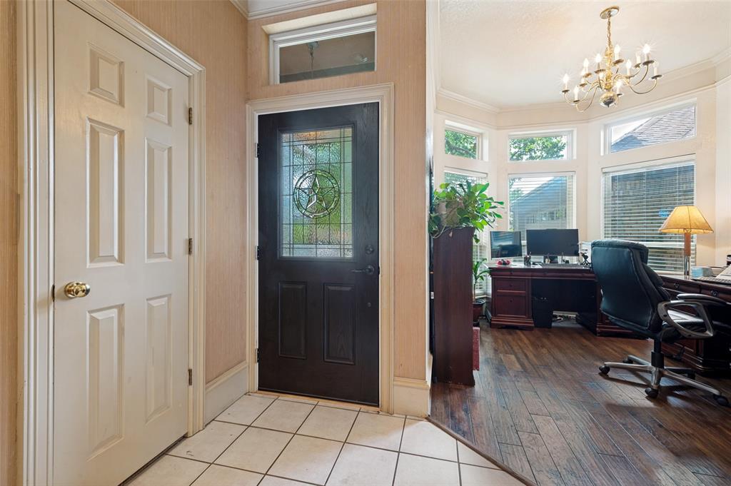 608 Crest Ridge Drive Irving, TX 75061 - Photo 3 of 24