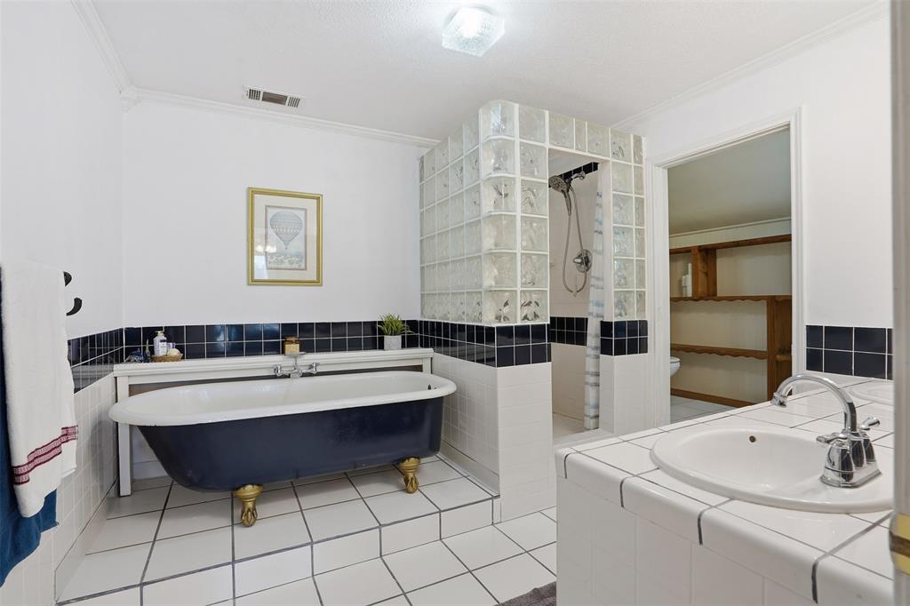 5824 Sky Road Joshua, TX 76058 - Photo 26 of 40 a room with a table chairs and a view of kitchen