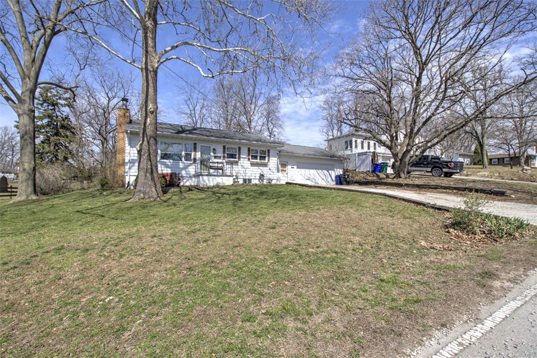 4000 Bayview Drive Decatur, IL 62521 - Photo 7 of 30 Gallery Image 7