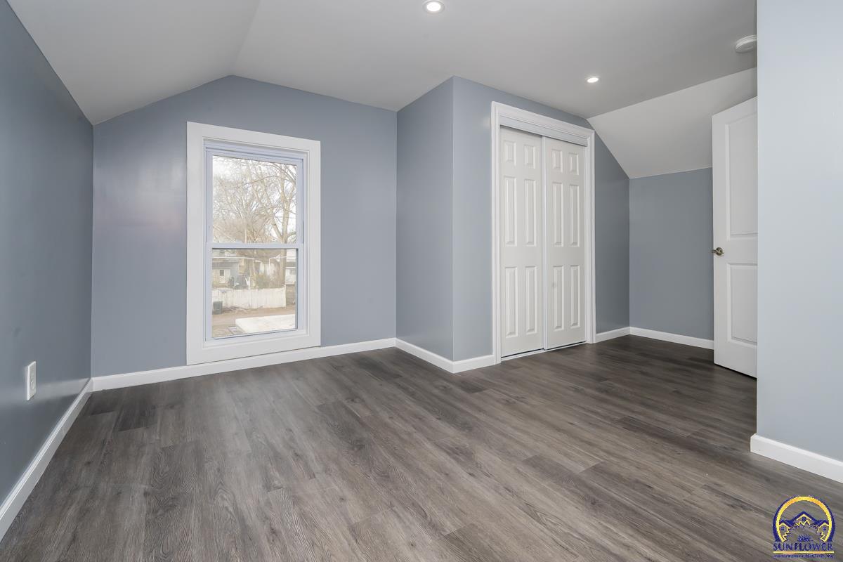 1023 Southwest Taylor Street Topeka, KS 66612 - Photo 18 of 33