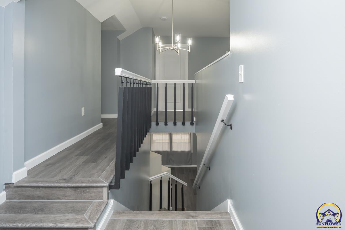 1023 Southwest Taylor Street Topeka, KS 66612 - Photo 19 of 33