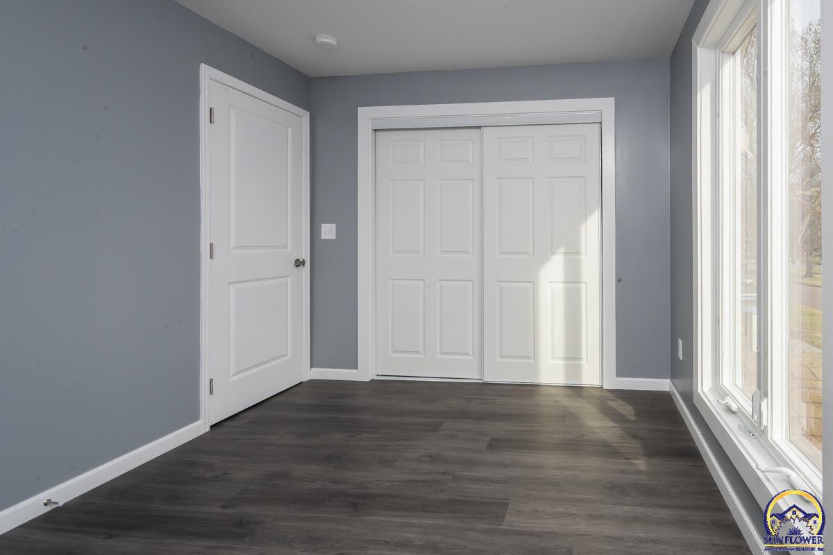 1023 Southwest Taylor Street Topeka, KS 66612 - Photo 23 of 33