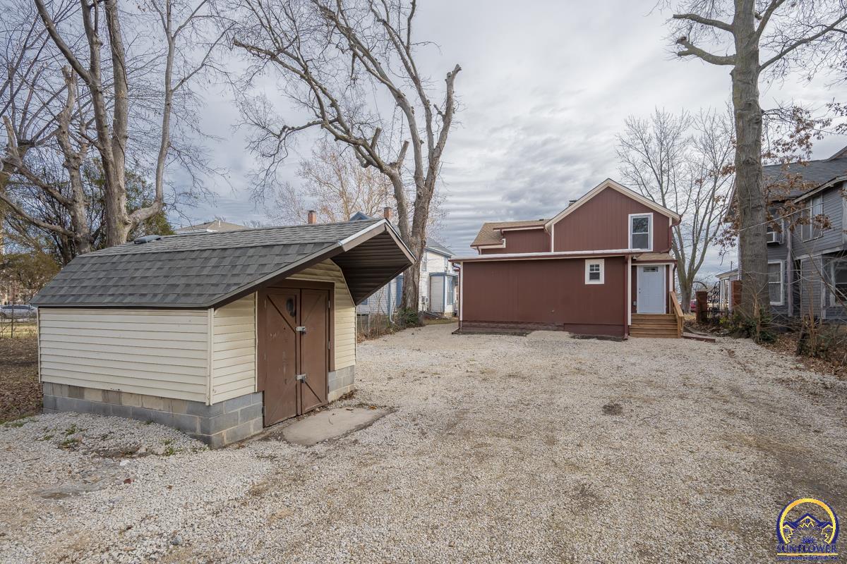 1023 Southwest Taylor Street Topeka, KS 66612 - Photo 29 of 33