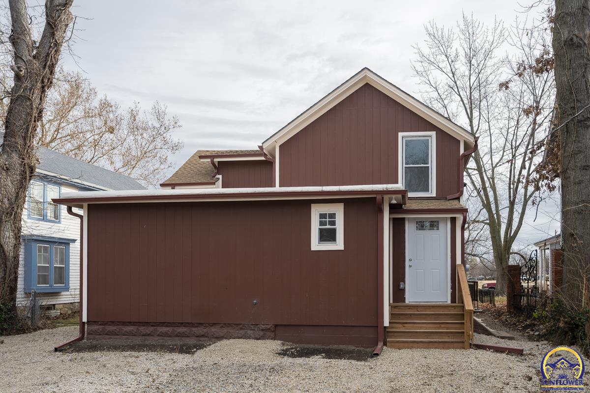 1023 Southwest Taylor Street Topeka, KS 66612 - Photo 30 of 33