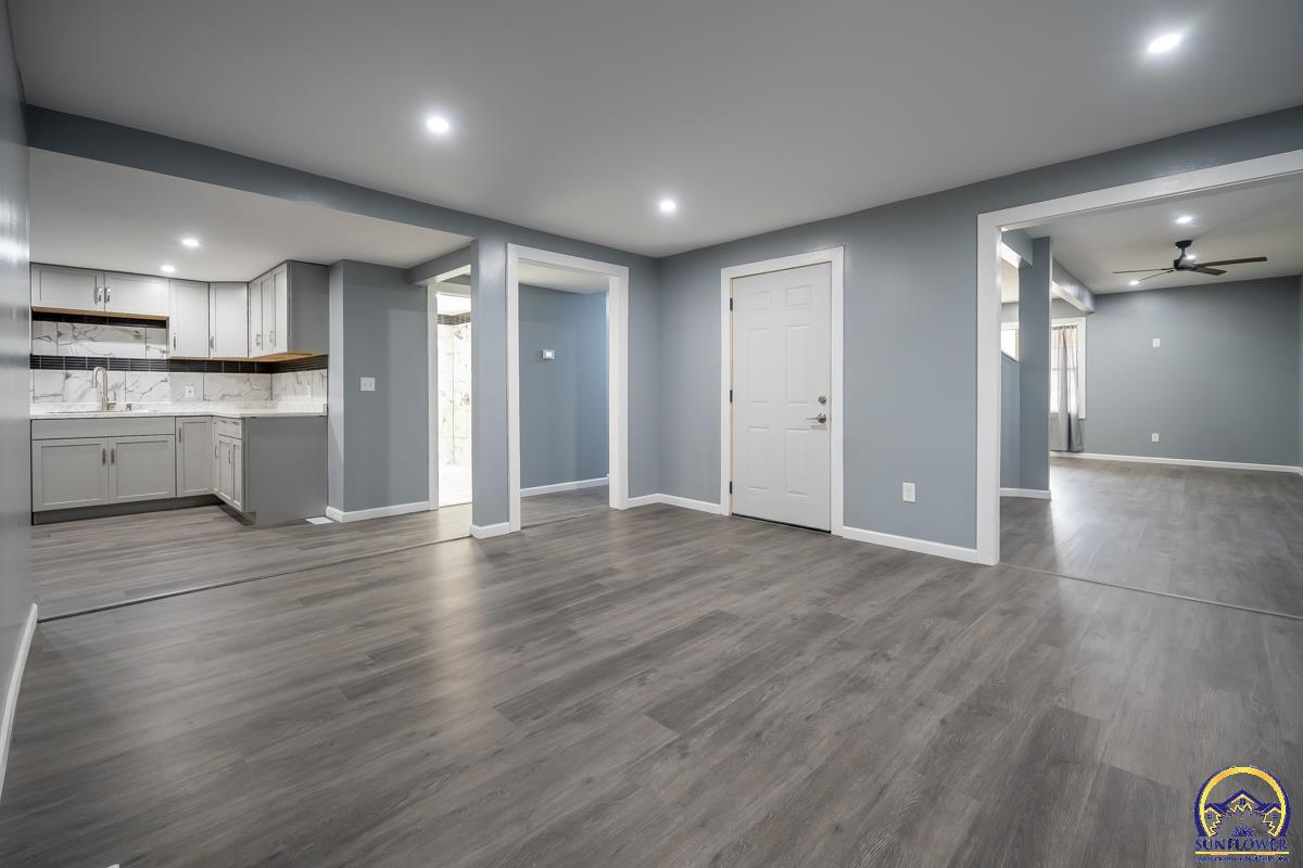 1023 Southwest Taylor Street Topeka, KS 66612 - Photo 10 of 33