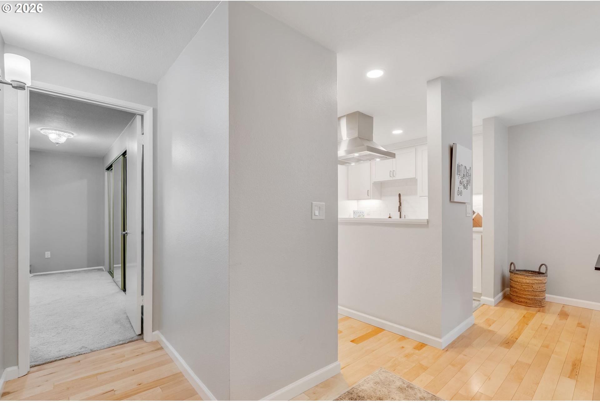 5624 South Riverside Lane, Unit 8 Portland, OR 97239 - Photo 21 of 41 Gallery Image 21
