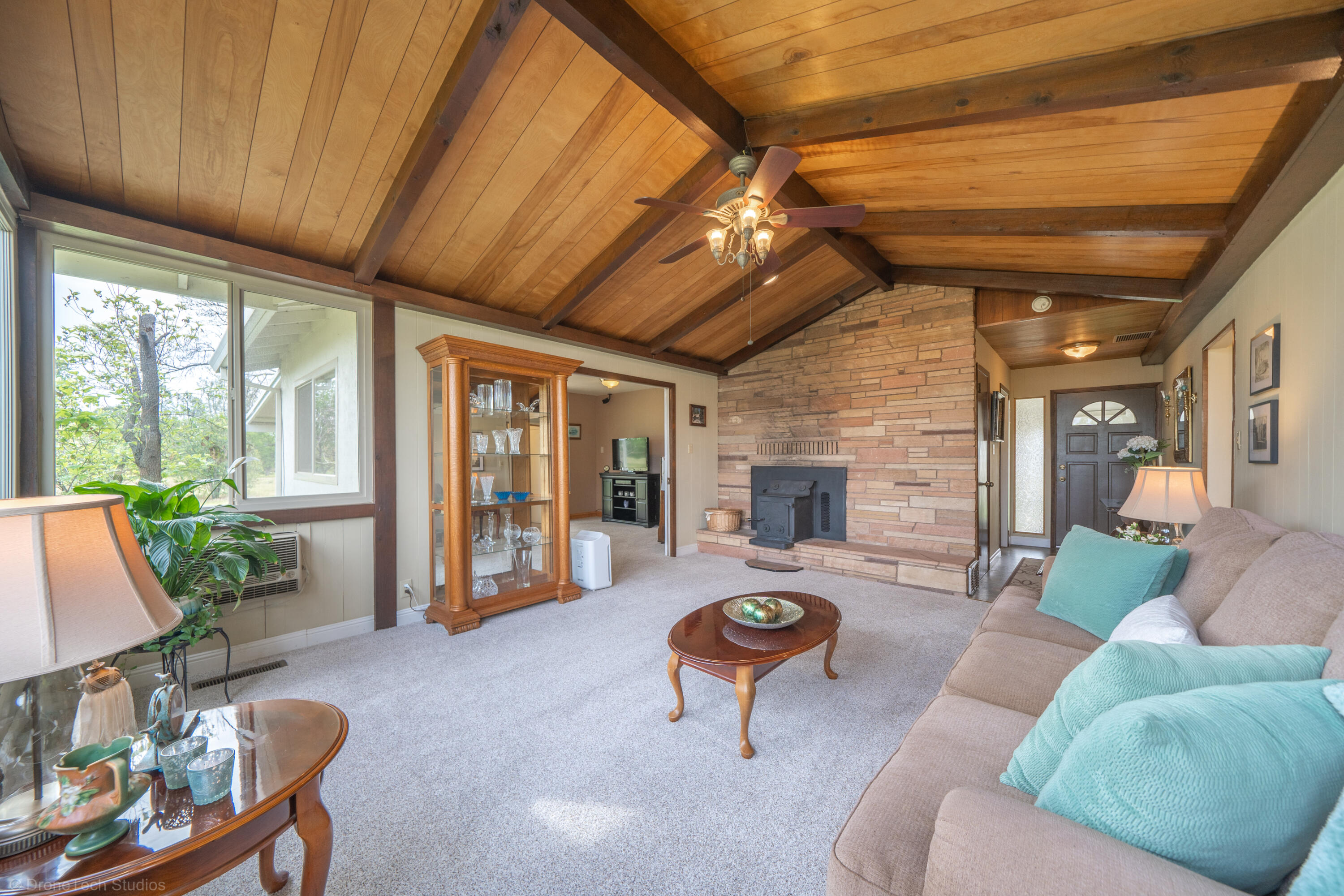 19110 Olinda Rd-12