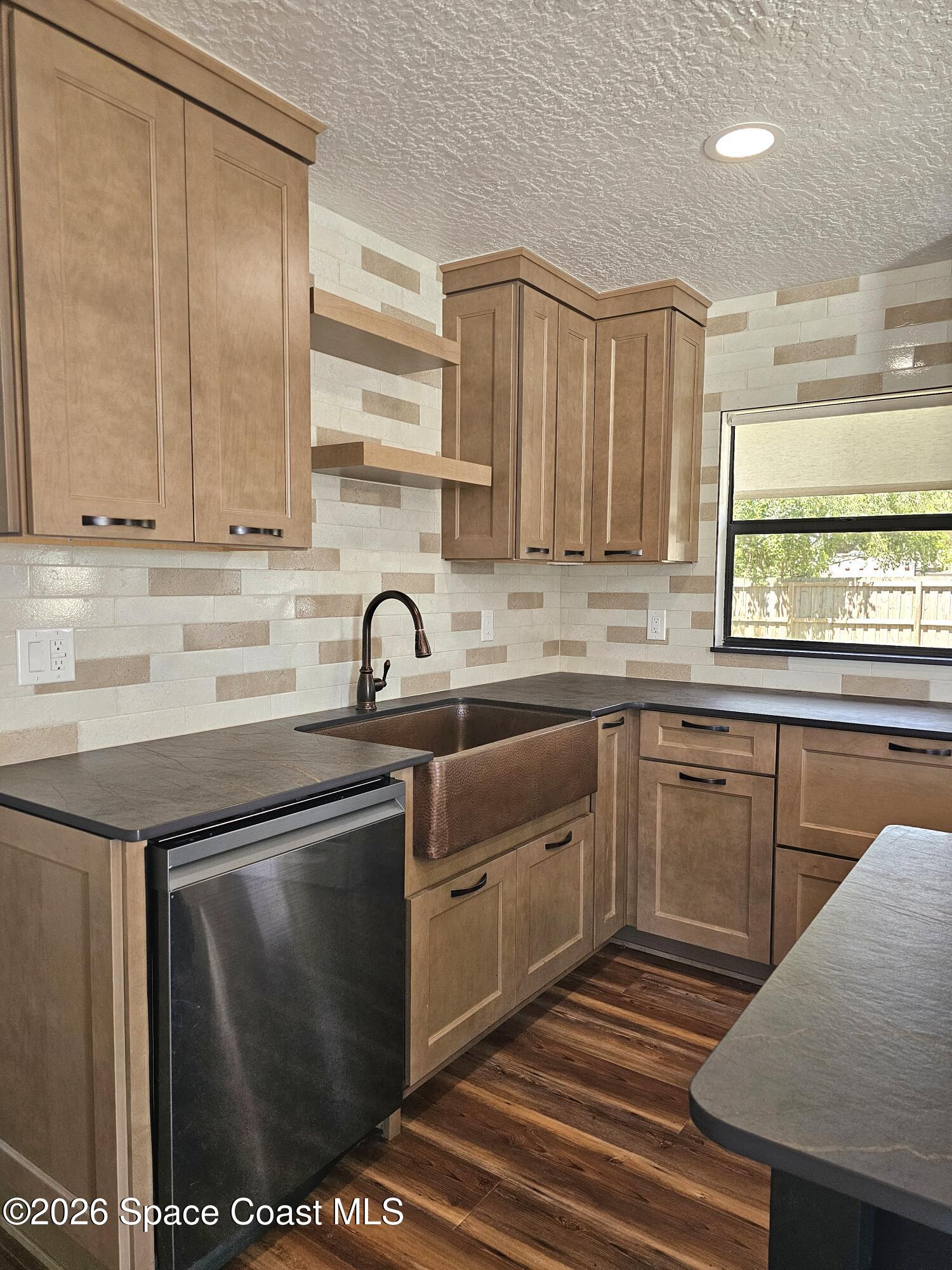 1508 Croton Road Melbourne, FL 32935 - Photo 4 of 14 Kitchen