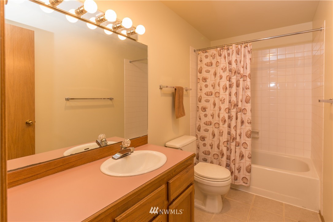 1611 Griffith Point Road Nordland, WA 98358 - Photo 13 of 22