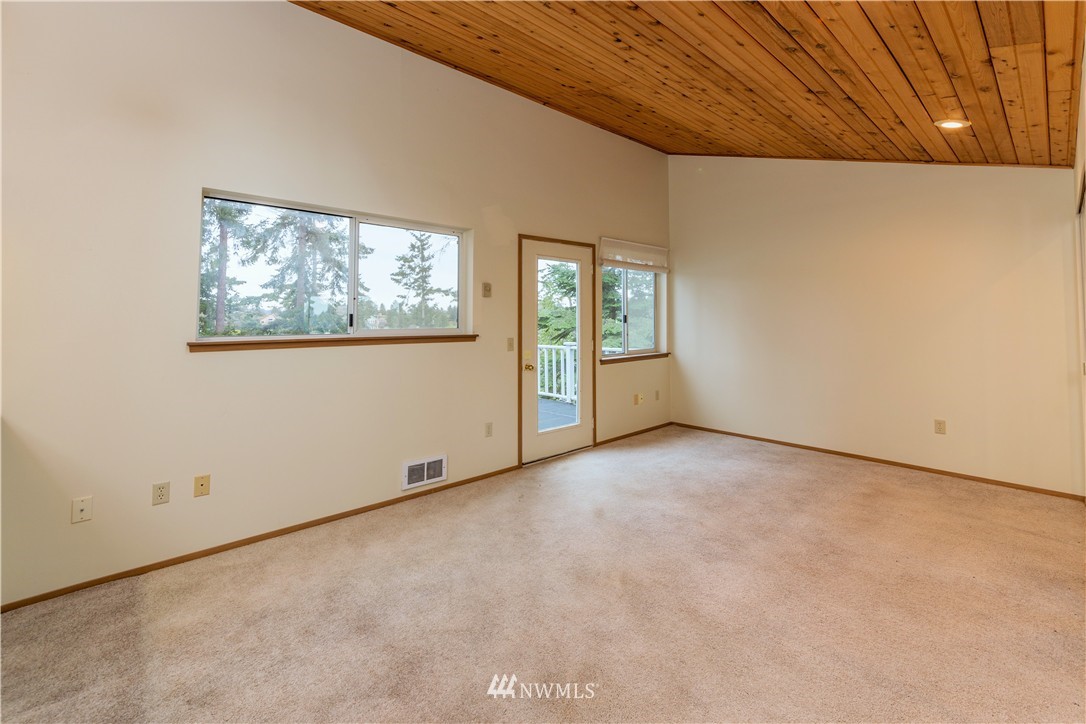 1611 Griffith Point Road Nordland, WA 98358 - Photo 14 of 22