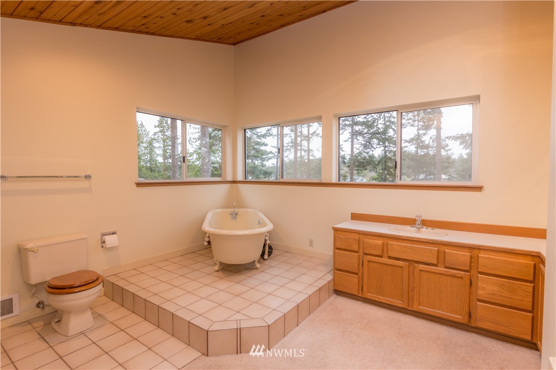 1611 Griffith Point Road Nordland, WA 98358 - Photo 17 of 22