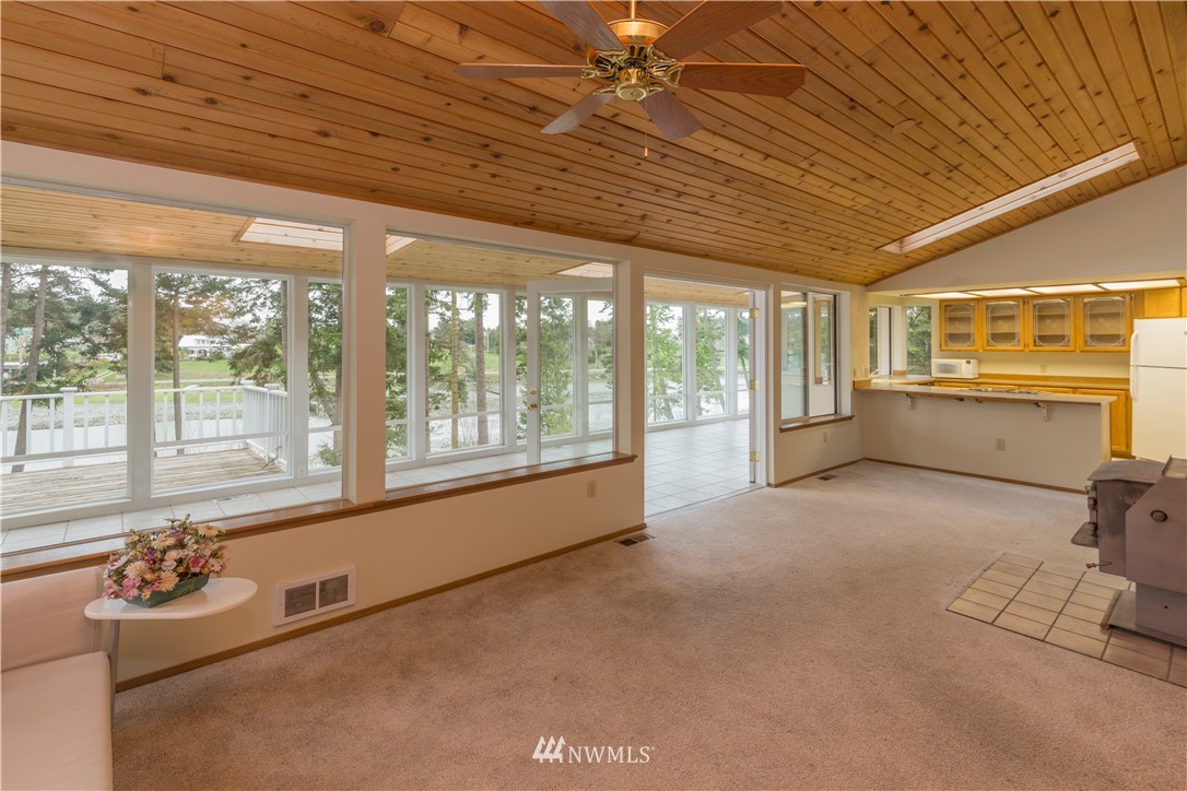 1611 Griffith Point Road Nordland, WA 98358 - Photo 9 of 22