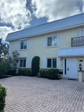 $3,300 | 296 4th Avenue South, Unit 296, Naples, FL 34102
