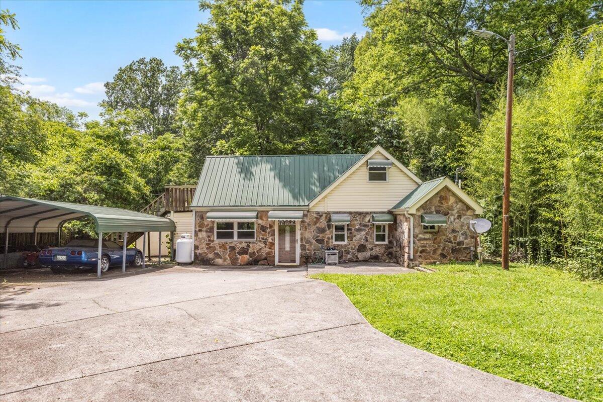1609 Barry Road Chattanooga, TN 37412 - Photo 1 of 16 01-IMG_9858