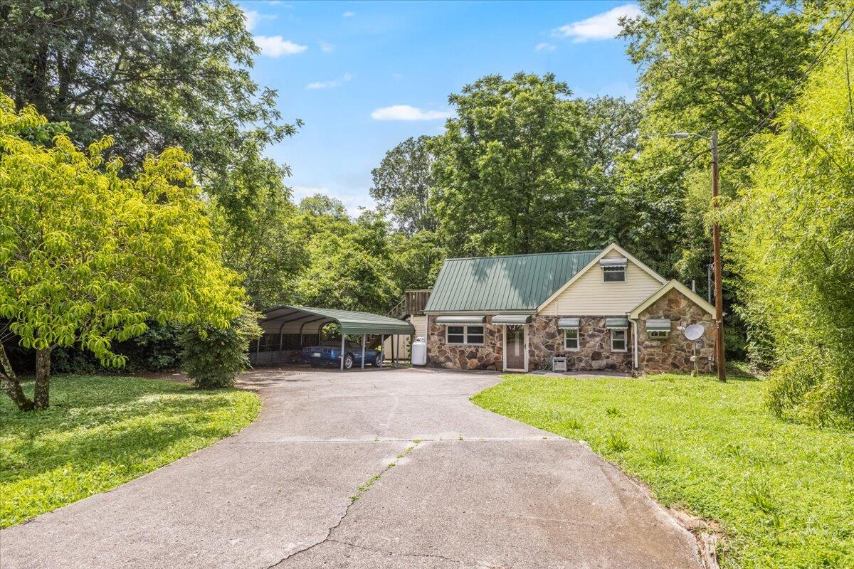 1609 Barry Road Chattanooga, TN 37412 - Photo 2 of 16 02-IMG_9863