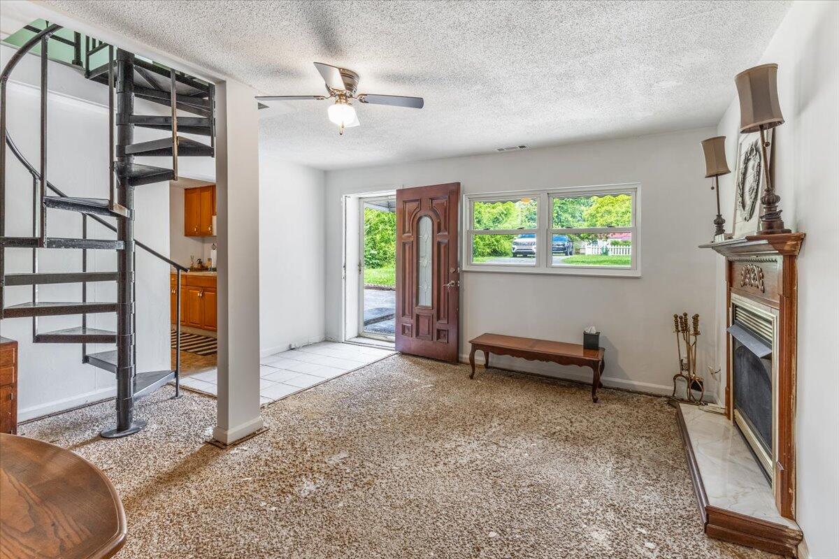 1609 Barry Road Chattanooga, TN 37412 - Photo 3 of 16 04-IMG_9872