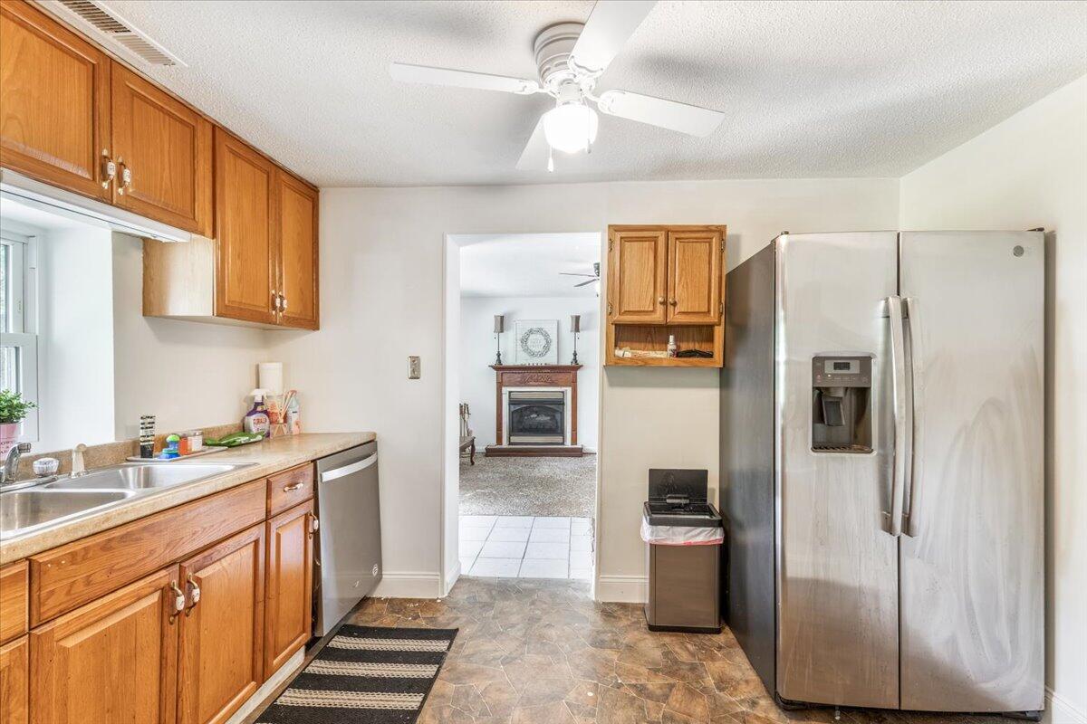 1609 Barry Road Chattanooga, TN 37412 - Photo 5 of 16 08-IMG_9894