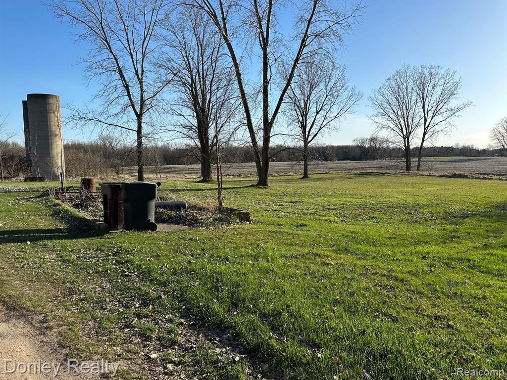5561 Montgomery Road Marlette, MI 48453 - Photo 3 of 5