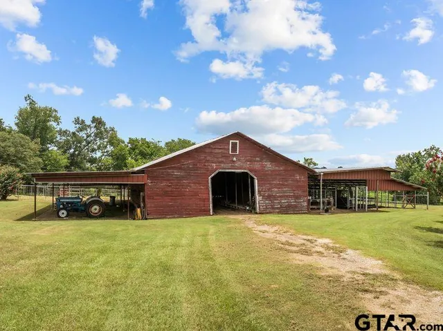 a front view of house with yard