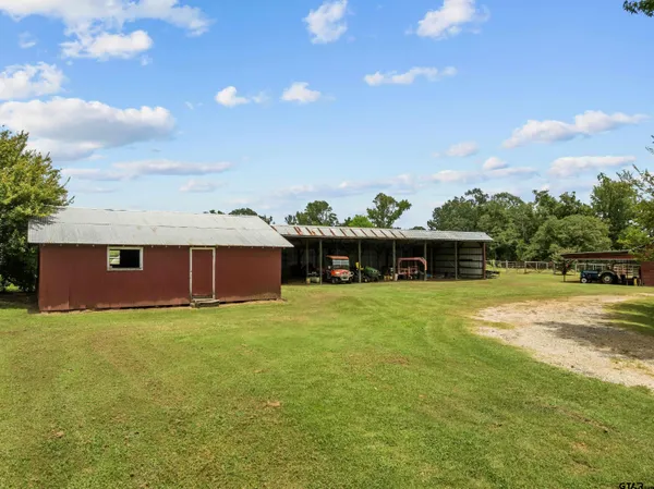 $895,000 | 2807 Farm To Market 225, Henderson, TX 75654