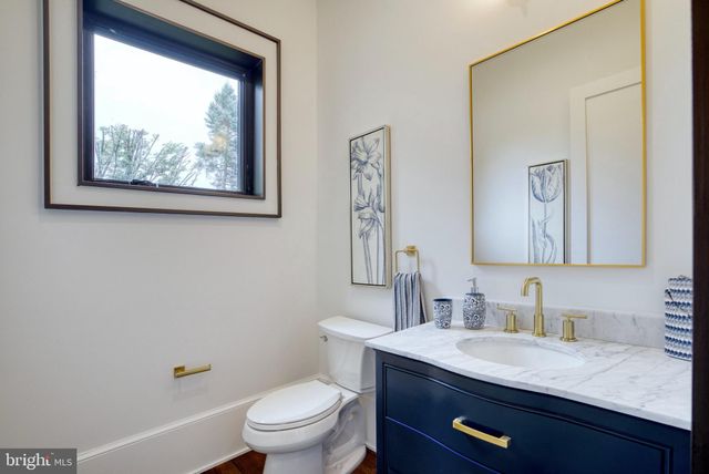 $3,500,000 | 4605 26th Street North, Arlington, VA 22207