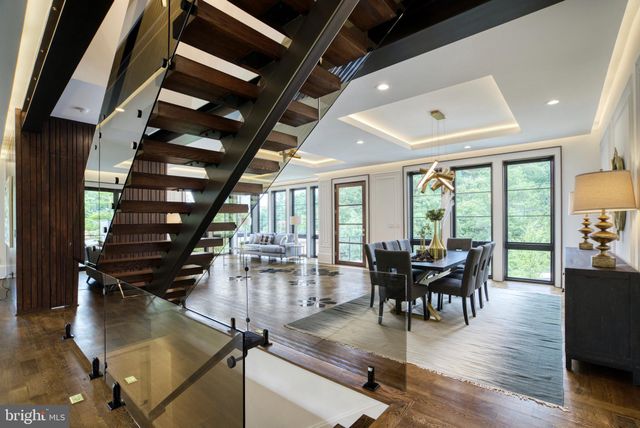 $3,500,000 | 4605 26th Street North, Arlington, VA 22207