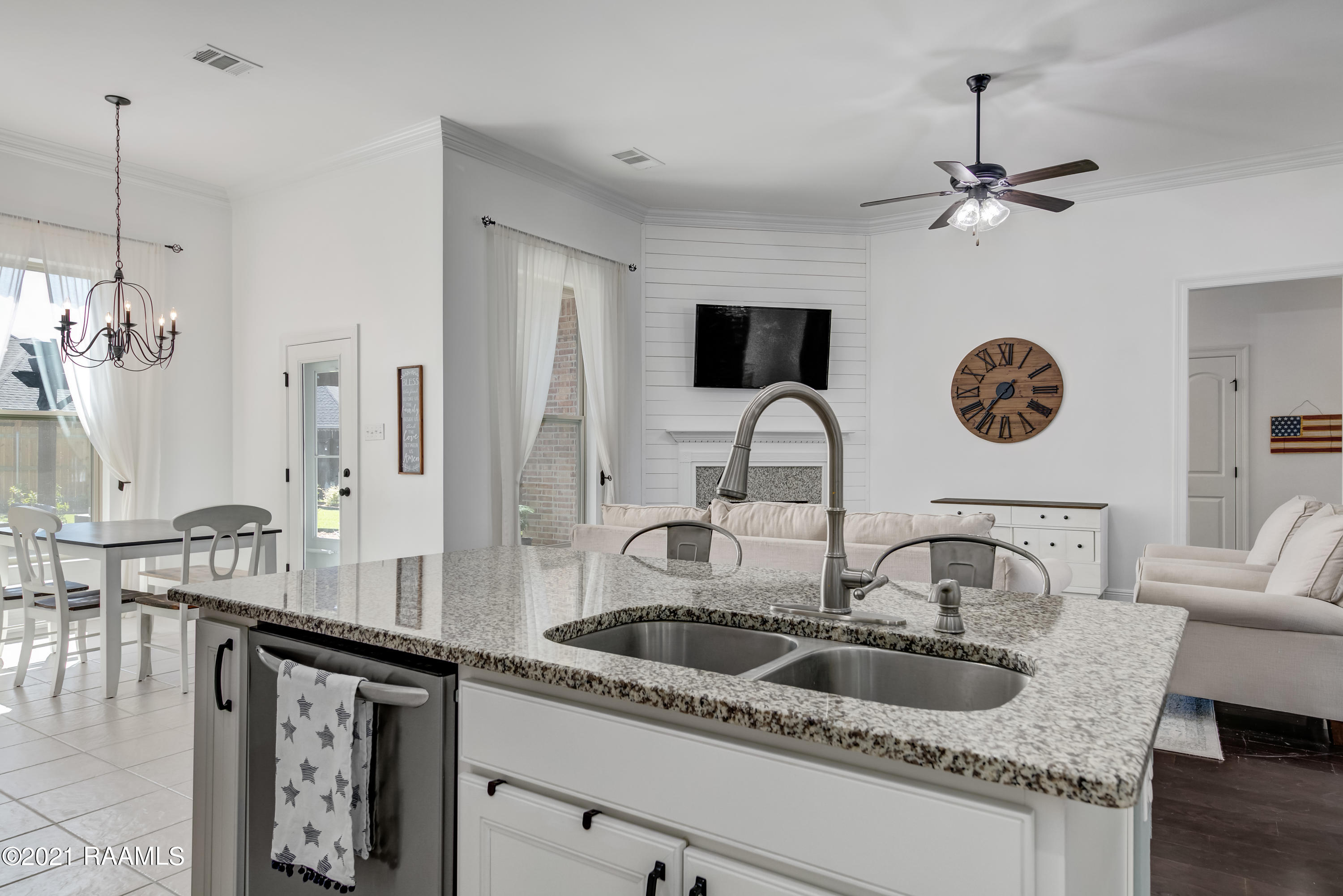203 Caillou Grove Road Youngsville, LA 70592 - Photo 12 of 25 Gallery Image 12