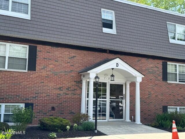 260 Pittsfield Road, Unit D7 Lenox, MA 01240 - Photo 3 of 16 Lennox Heights condo