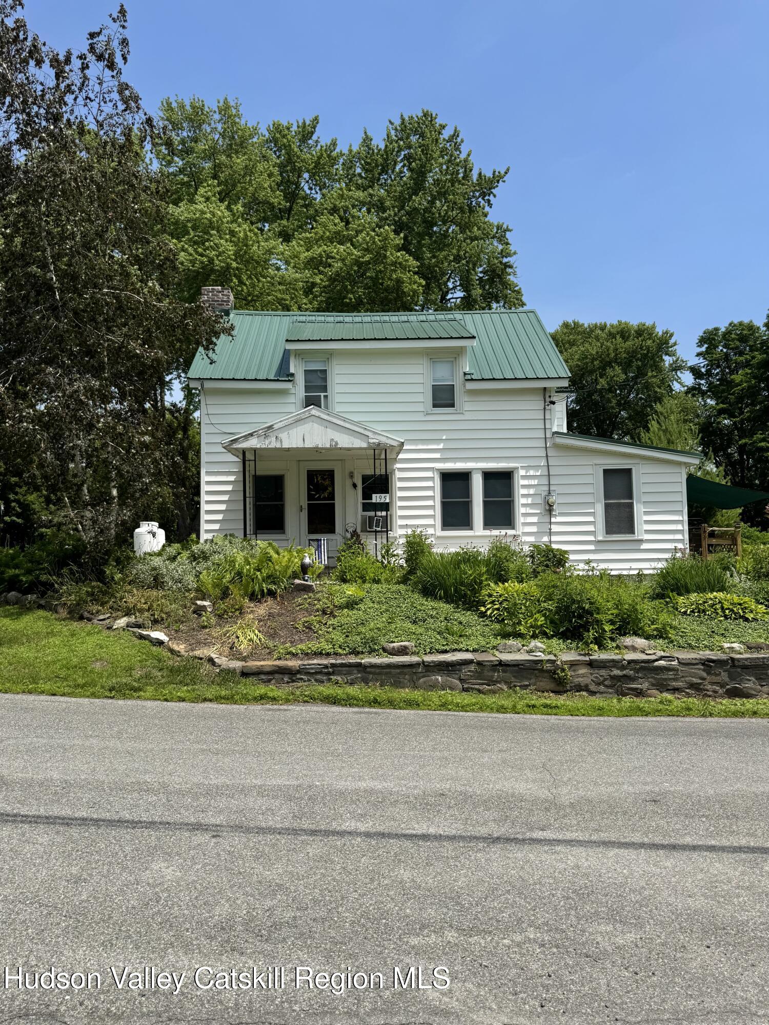 189-195 Vedder Road Catskill, NY 12414 - Photo 3 of 39 Facade Farmhouse