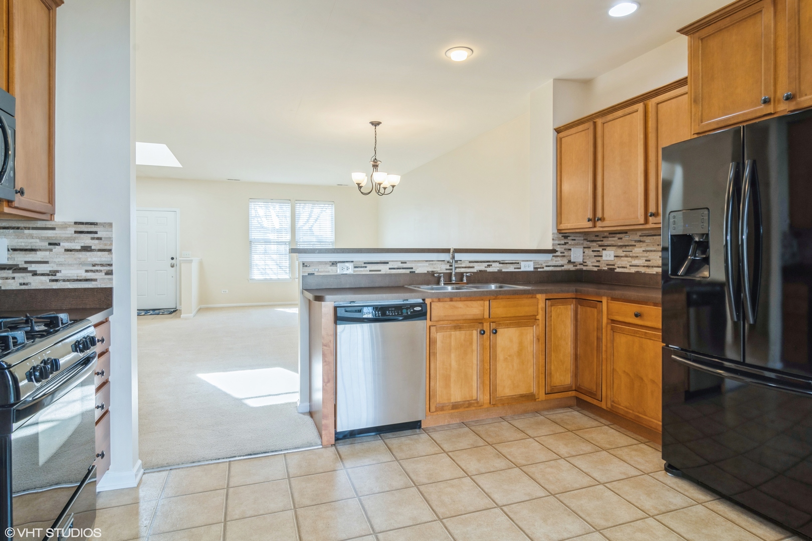 1240 Mariemont Road, Unit C Sugar Grove, IL 60554 - Photo 8 of 21 Gallery Image 8