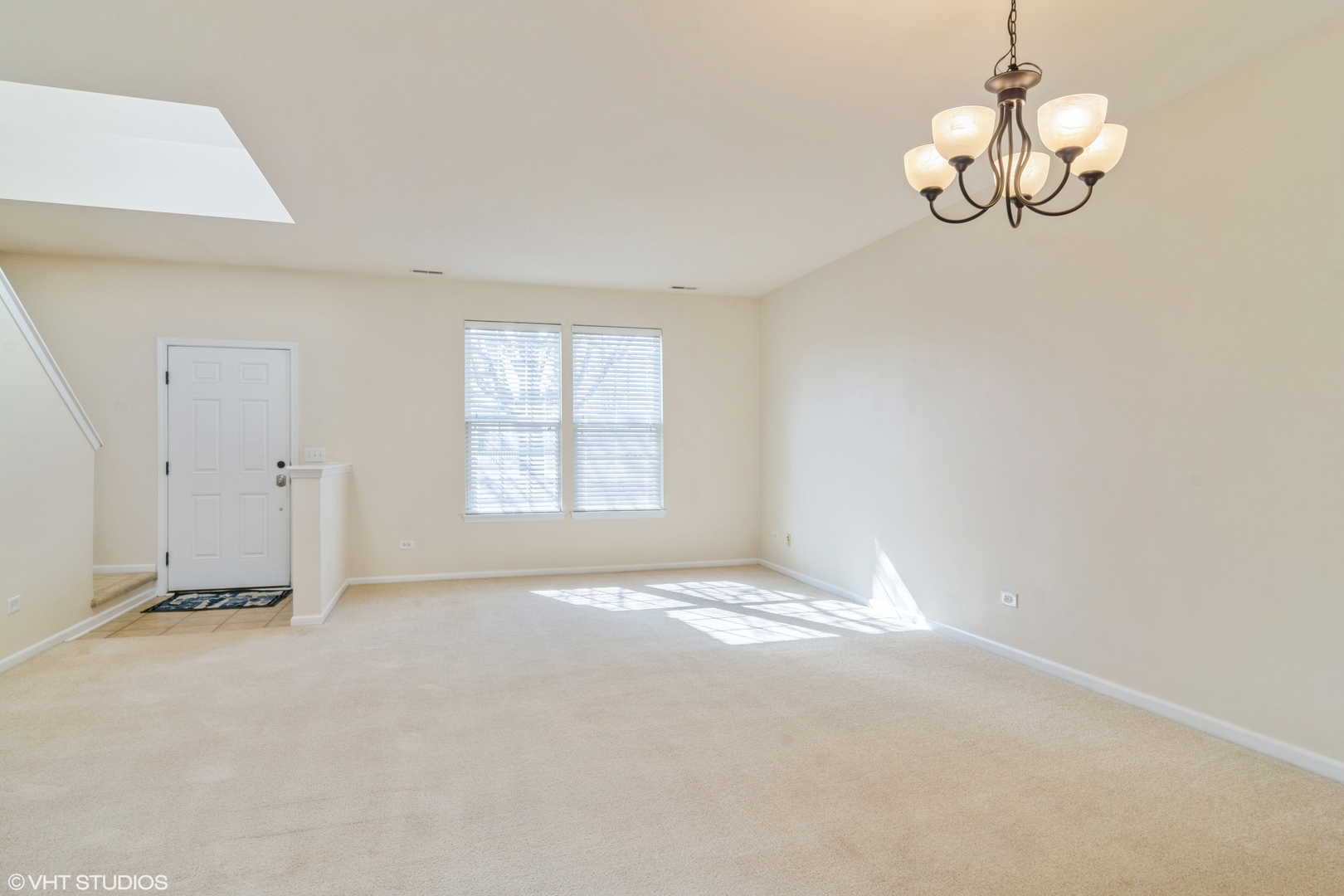 1240 Mariemont Road, Unit C Sugar Grove, IL 60554 - Photo 9 of 21 Gallery Image 9