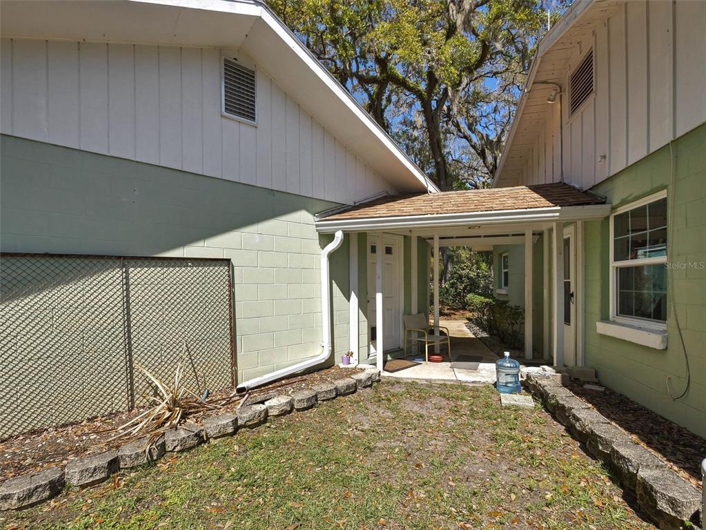 9714 Southeast 110th Street Road Belleview, FL 34420 - Photo 3 of 47