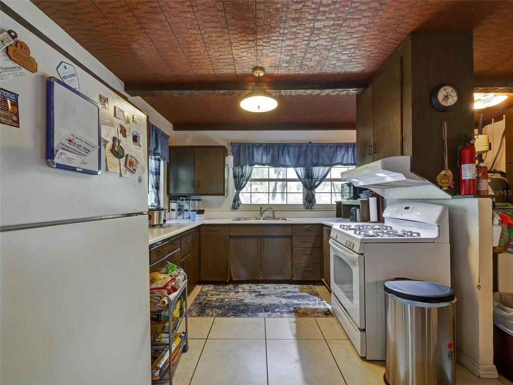 9714 Southeast 110th Street Road Belleview, FL 34420 - Photo 5 of 47