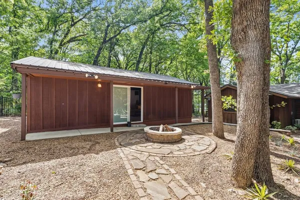 $565,000 | 114 Trails End, Mabank, TX 75156