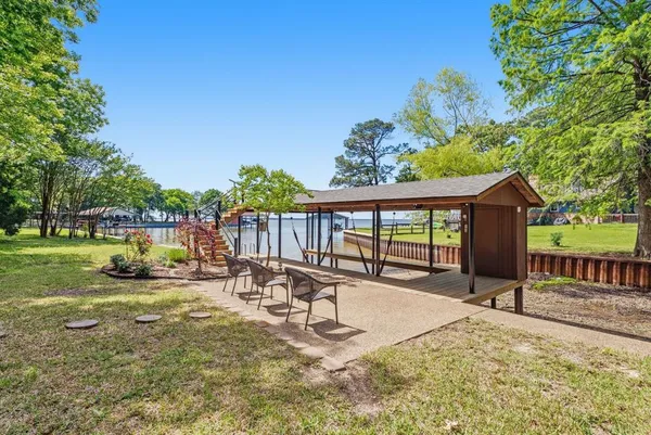 $565,000 | 114 Trails End, Mabank, TX 75156